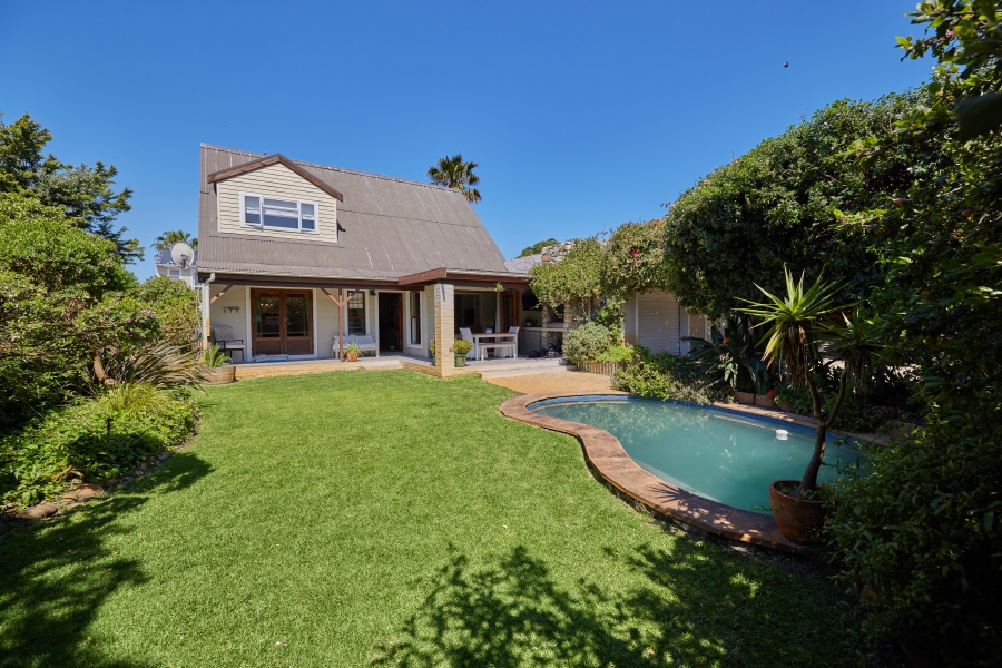 4 Bedroom Property for Sale in Milkwood Park Western Cape